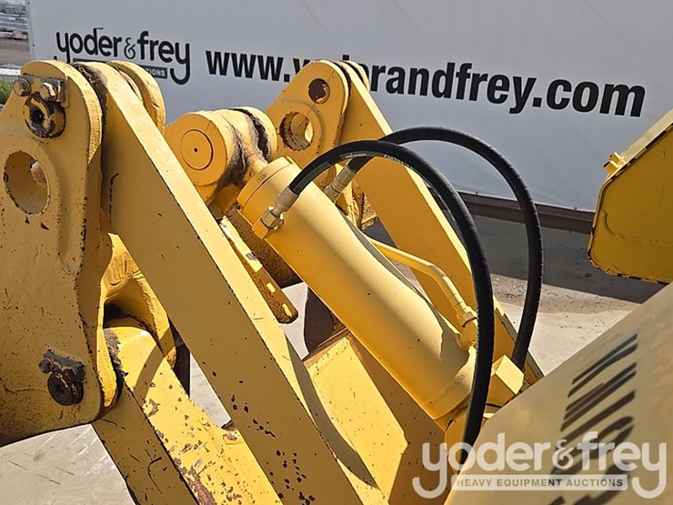 2018-komatsu-d61exi-24-image-31