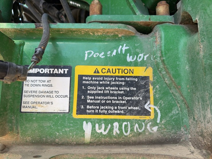 2016-john-deere-r4038-image-27