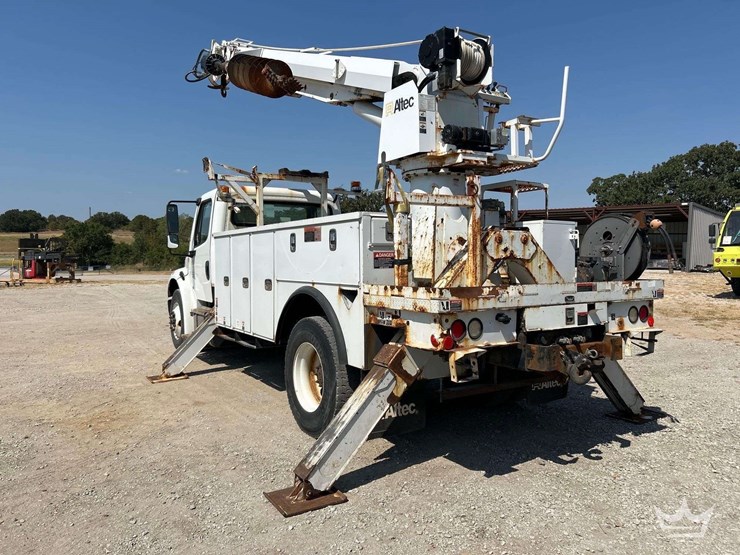 2016-freightliner-m2-106-image-2