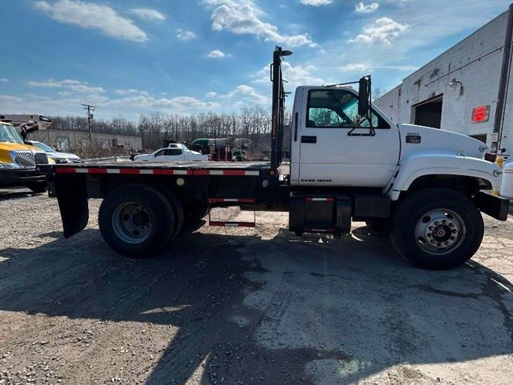 2002-gmc-7500-image-16