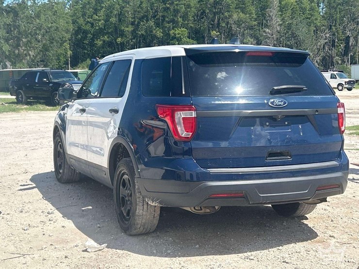 2018-ford-explorer-image-4