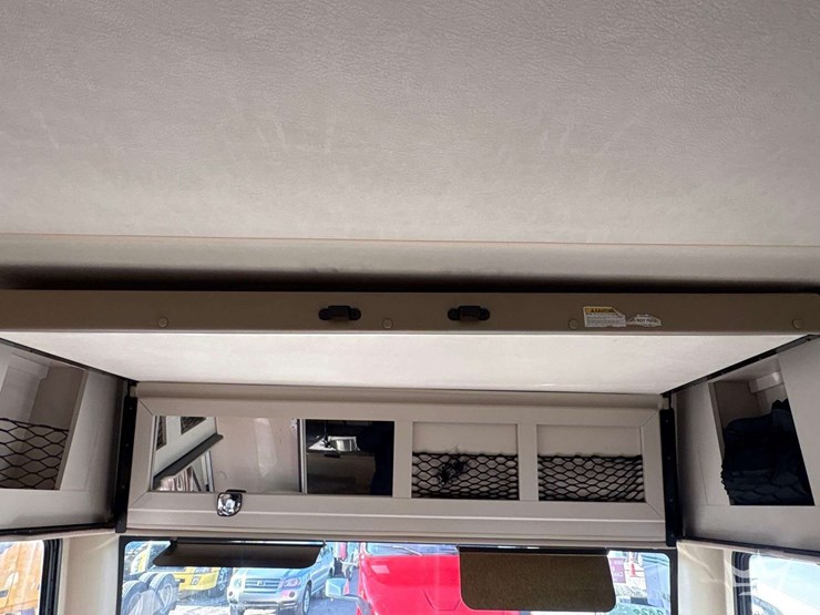 2020-ford-f53-thor-ace-32.3-33.5ft-class-a-motorhome-image-23