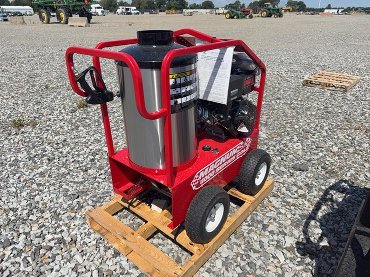 #6-•-unused-magnum-4000-series-hot-water-pressure-washer-262940-inv#53781-image-3