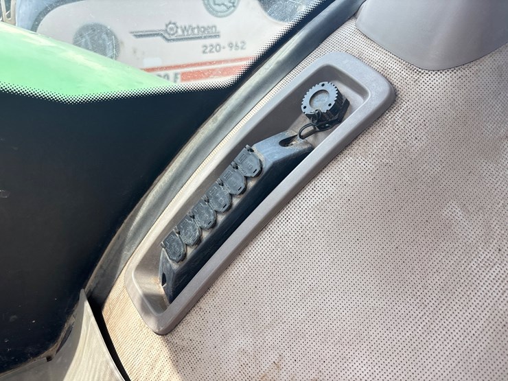 2019-john-deere-9570r-image-60