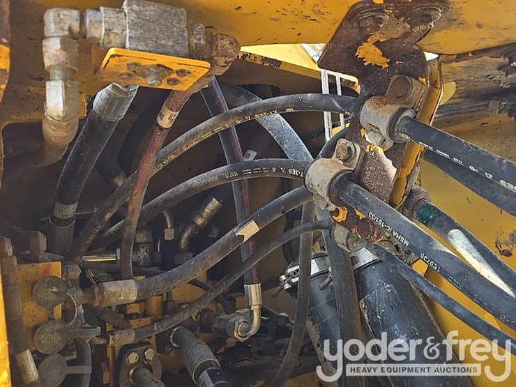 2015-caterpillar-966m-image-36