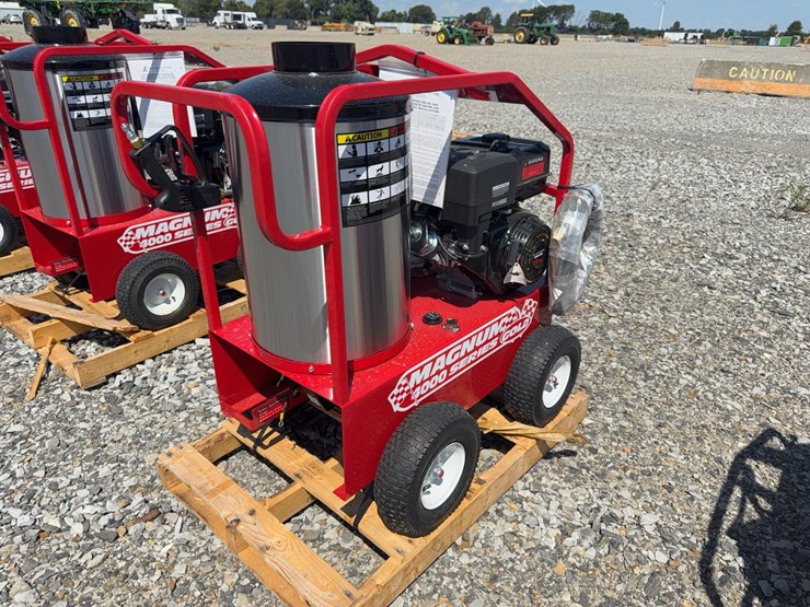 #4-•-unused-magnum-4000-series-hot-water-pressure-washer-262661-inv#53779-image-3