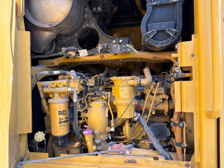 2012-caterpillar-140m2-image-5