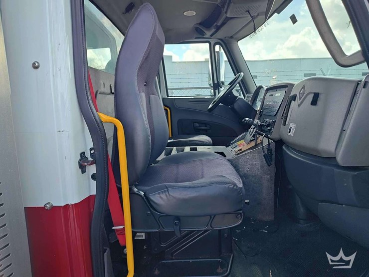 2011-international-durastar-4300-image-29