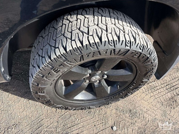 2014-dodge-1500-image-21
