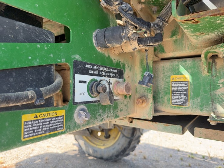 2016-john-deere-r4038-image-15