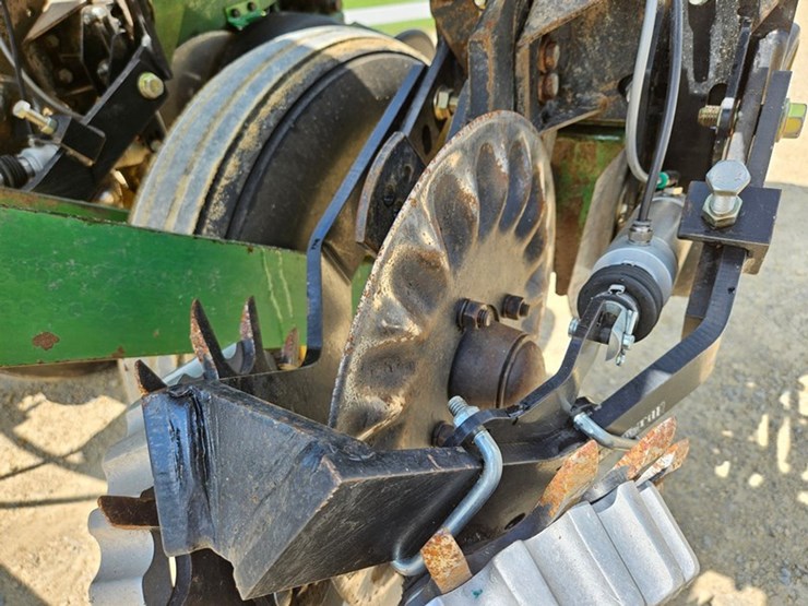 john-deere-7000-image-36