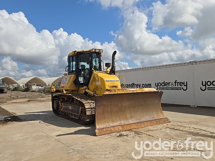2018-komatsu-d61exi-24-image-7