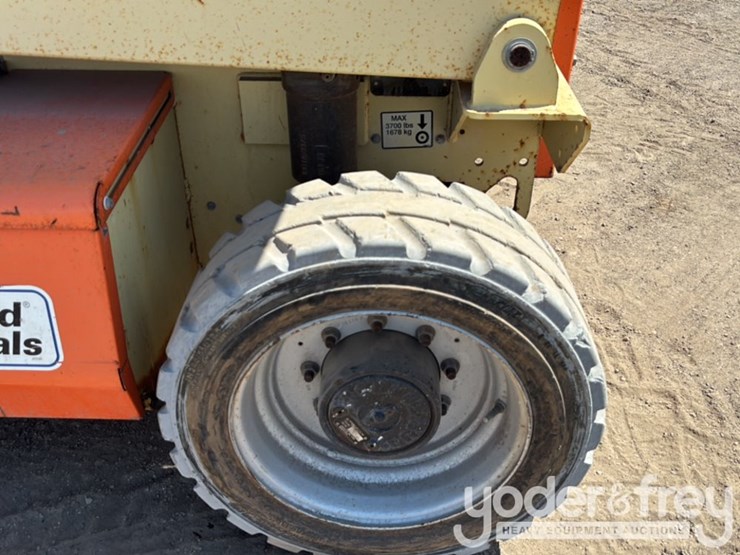 2017-jlg-4069le-image-10