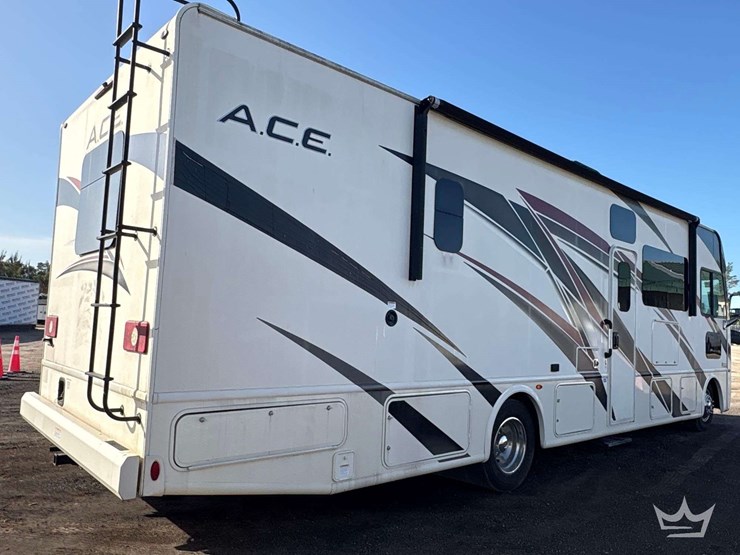 2020-ford-f53-thor-ace-32.3-33.5ft-class-a-motorhome-image-3