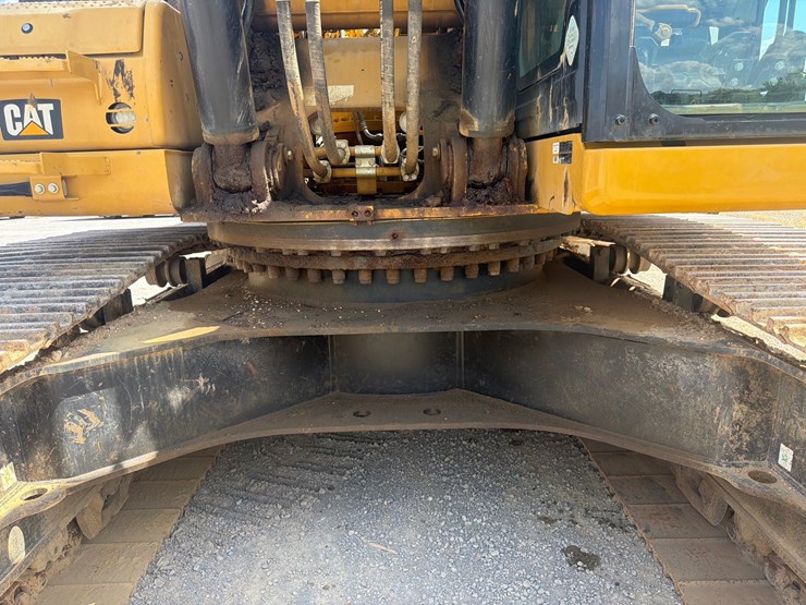 caterpillar-336gc-image-11