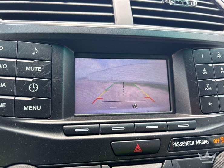 2016-ford-explorer-image-18