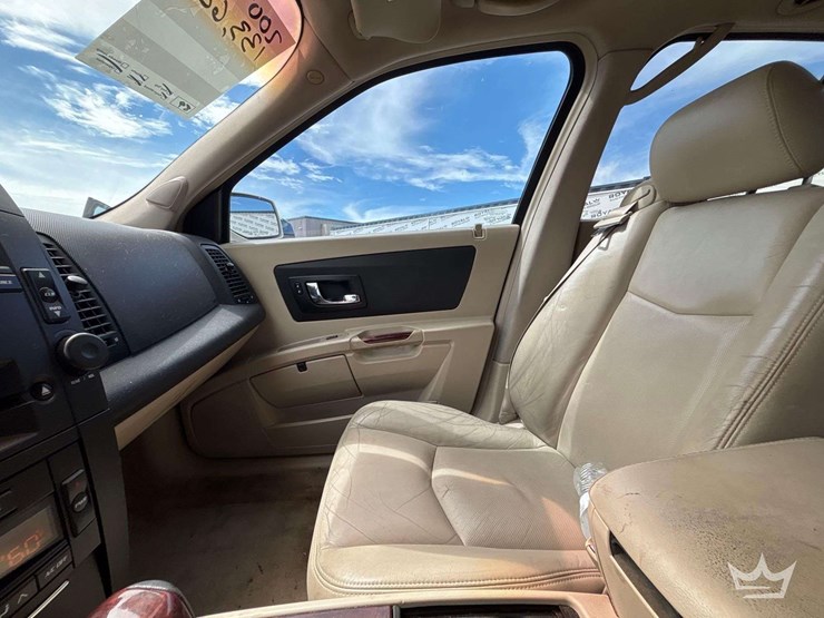 2005-cadillac-srx-image-11