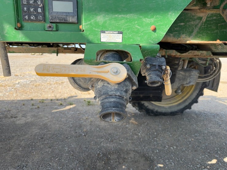 2016-john-deere-r4038-image-8