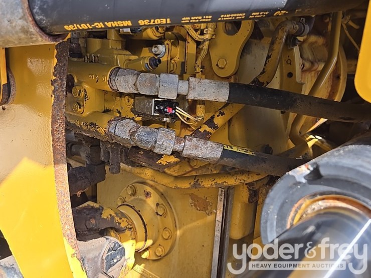 2015-caterpillar-966m-image-33