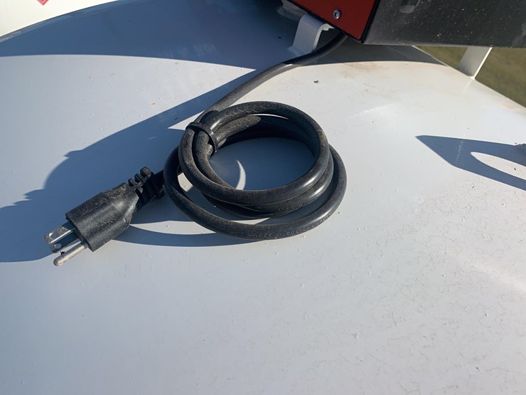 2026-am-fuel-tank-image-10