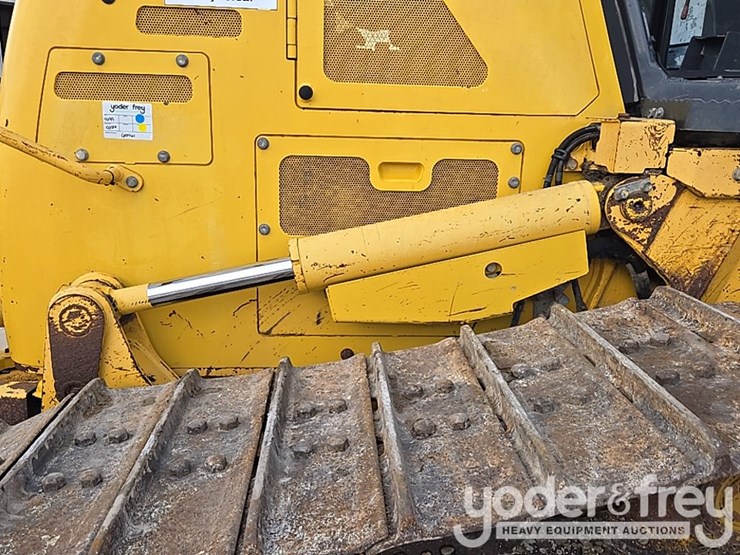 2018-komatsu-d61exi-24-image-23