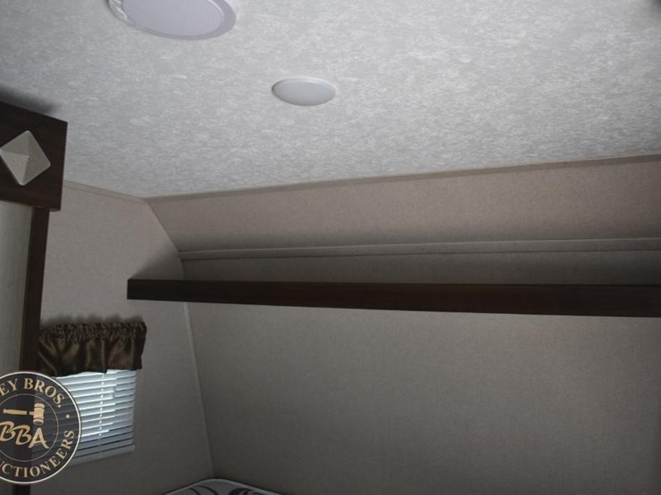 2019-keystone-rv-co-springdale-2200bh-46282-image-19