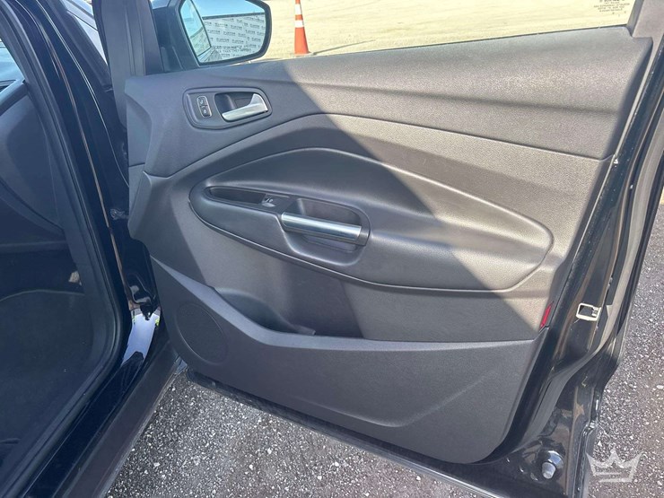 2017-ford-escape-image-19