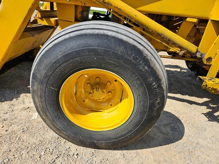 john-deere-301-image-12