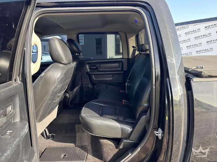 2014-dodge-1500-image-19