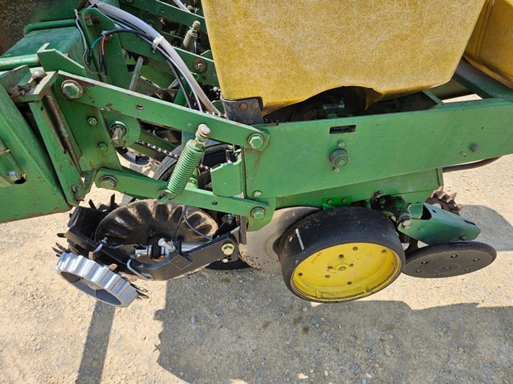 john-deere-7000-image-31