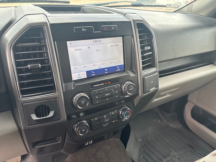 2020-ford-f150-image-8