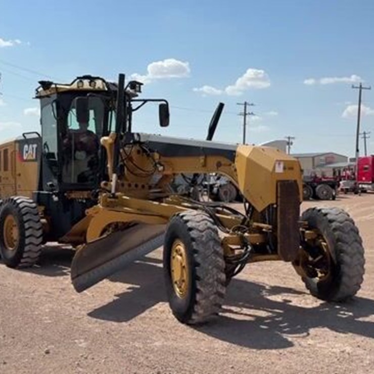 CATERPILLAR 140M2 AWD