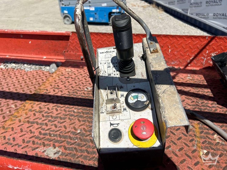 2019-skyjack-sj3226-26ft.-electric-scissor-lift-image-12