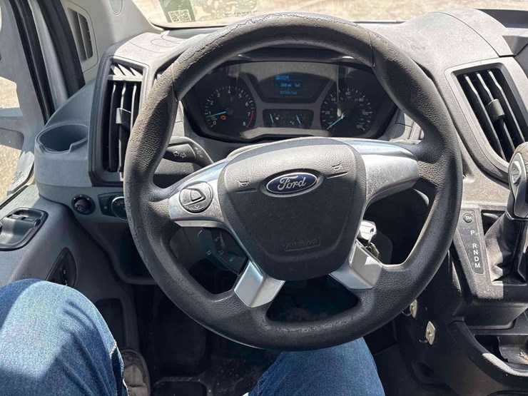 2016-ford-transit-250-enclosed-service-van-image-13