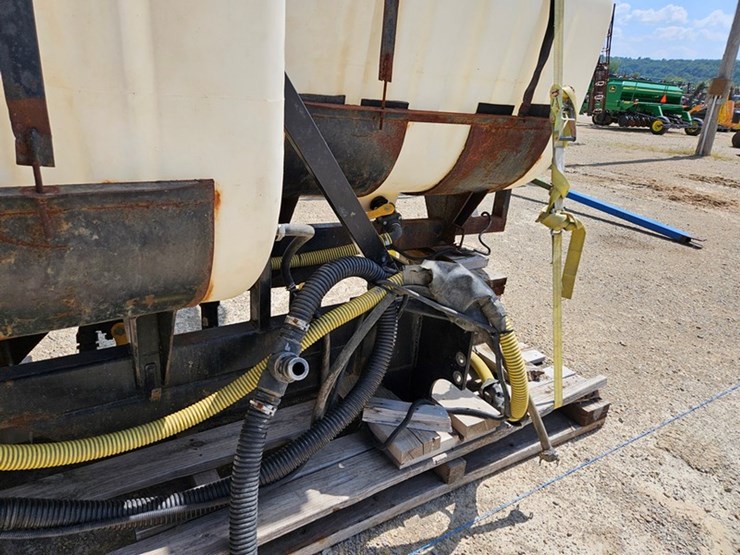 #13-•-pair-250-gallon-saddle-tanks-image-20