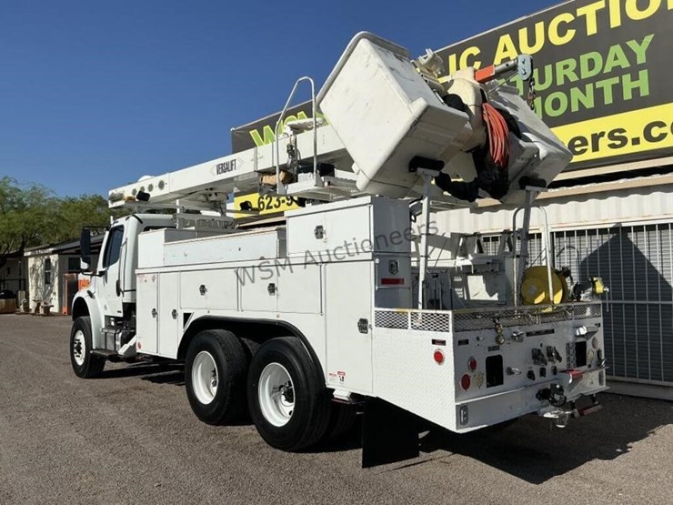 2012-freightliner-m2-106-image-7