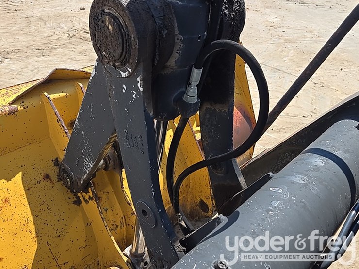 2014-deere-310k-ep-image-21
