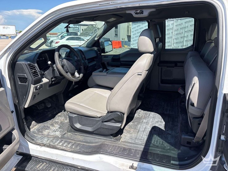 2019-ford-f150-image-19