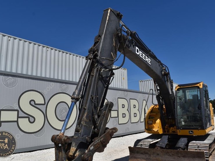 2014-deere-135g-image-23