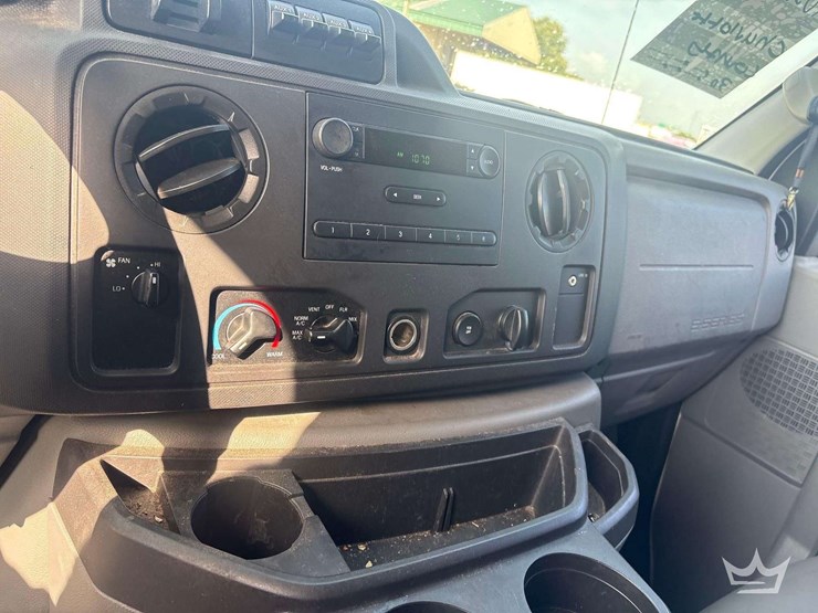 2012-ford-cargo-image-25