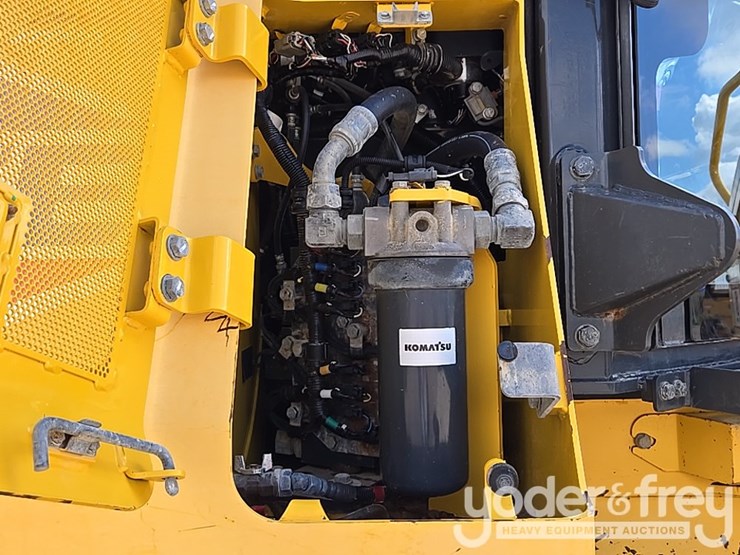 2018-komatsu-d61exi-24-image-37