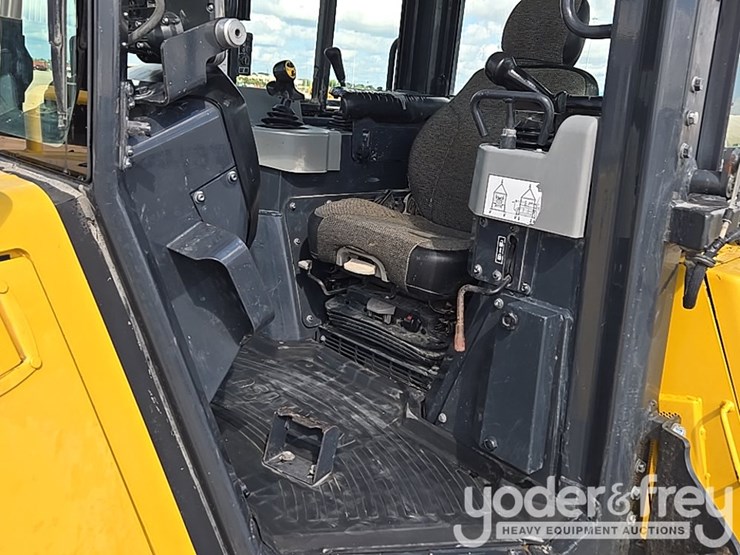 2018-komatsu-d61exi-24-image-52