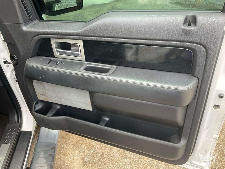 2011-ford-f150-image-28