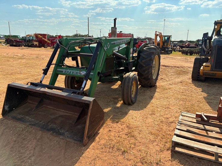 john-deere-2240-image-1