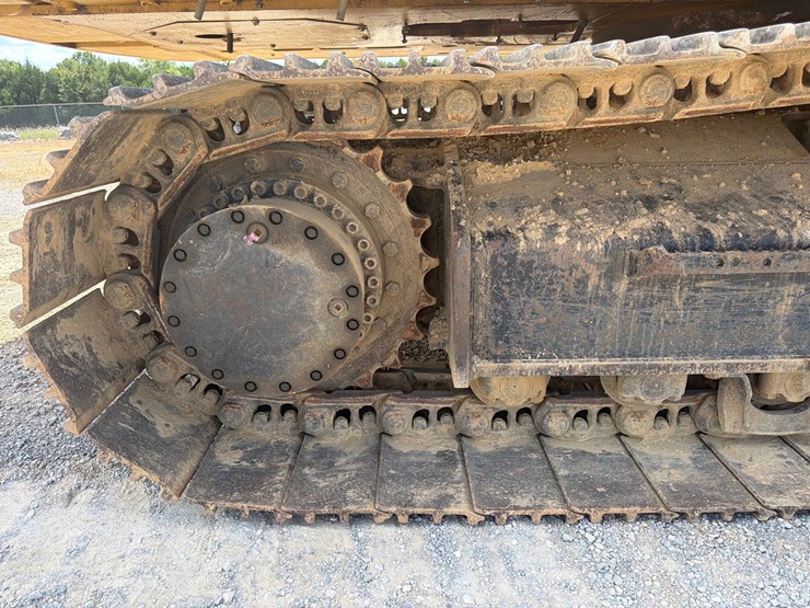 caterpillar-336gc-image-16