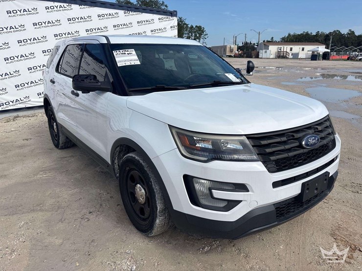 2018-ford-explorer-image-2
