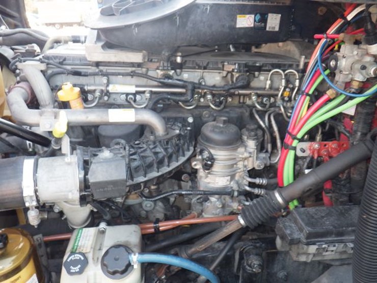 2017-freightliner-cascadia-125-image-18