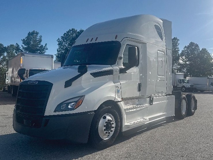 2022-freightliner-cascadia-126-image-1