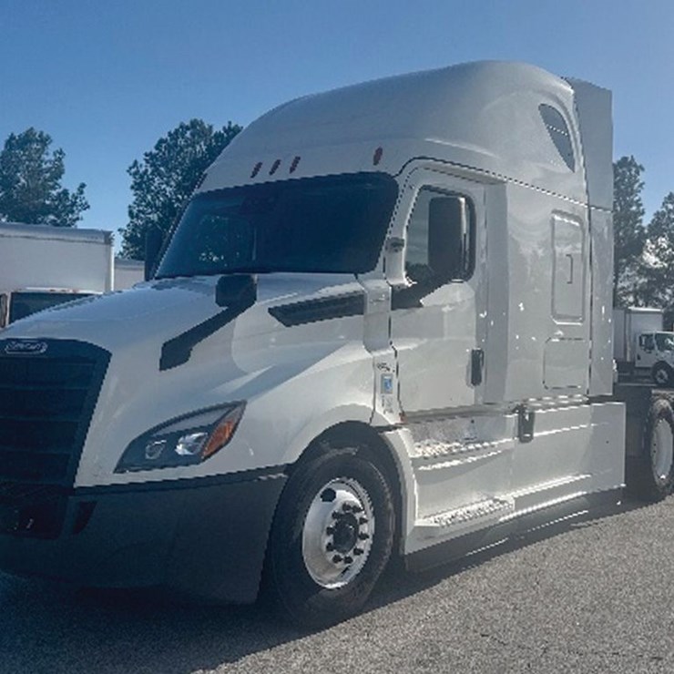 2022 FREIGHTLINER CASCADIA 126
