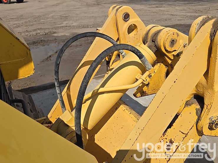 2018-komatsu-d61exi-24-image-30